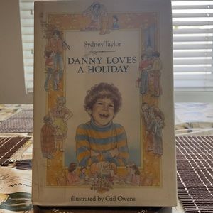 Danny Loves A Holiday